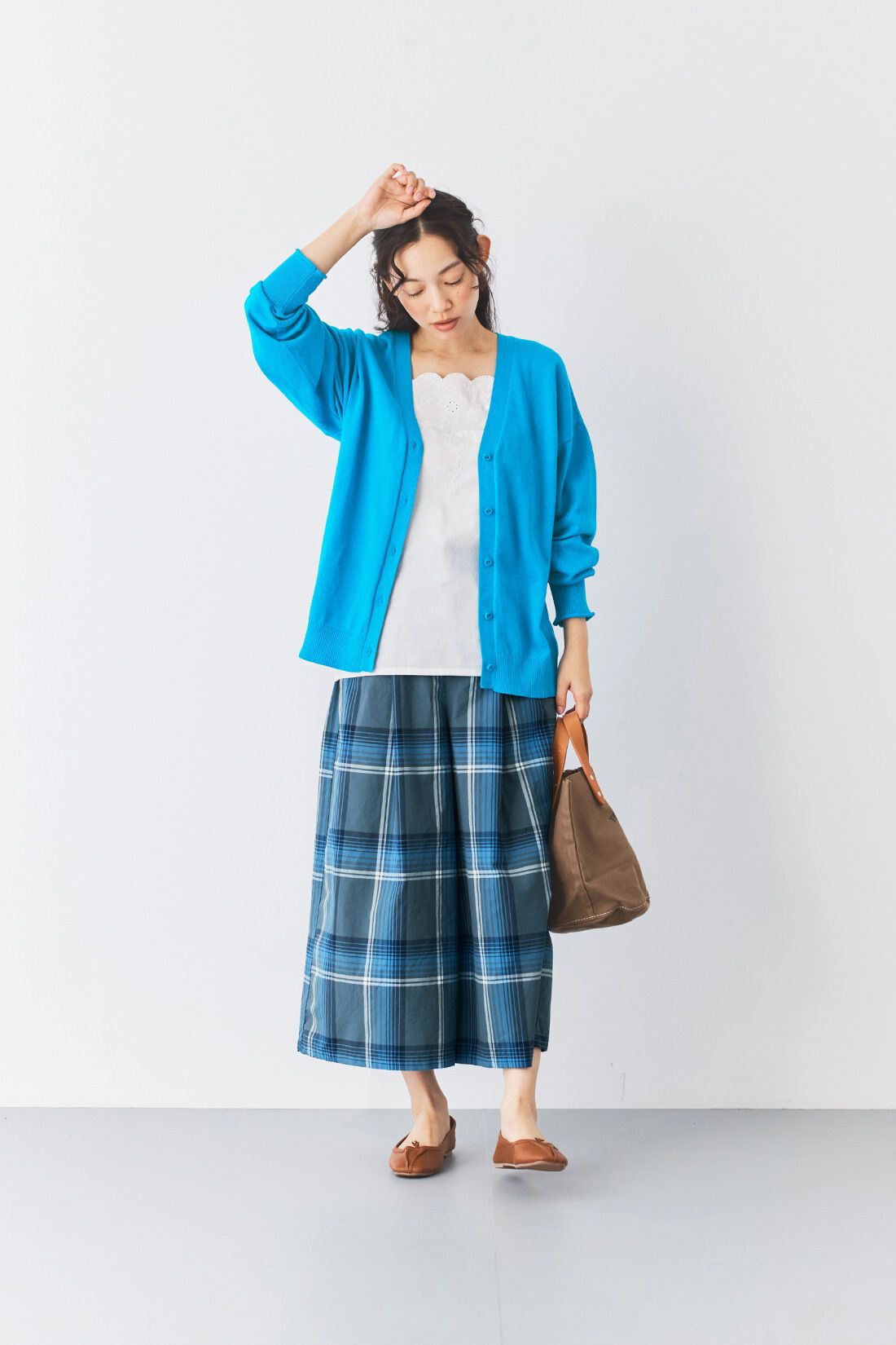 and myera|and myera カーデとＴシャツのセット〈青色〉