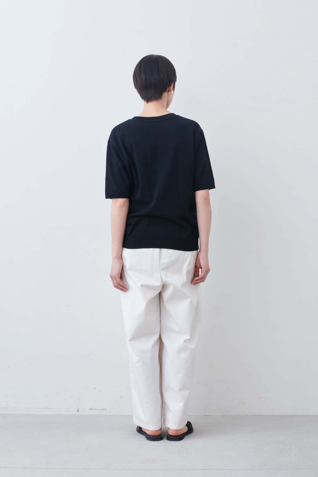THREE FIFTY STANDARD|カジュアルすぎないチノパンツ〈アイボリー〉のコーディネート