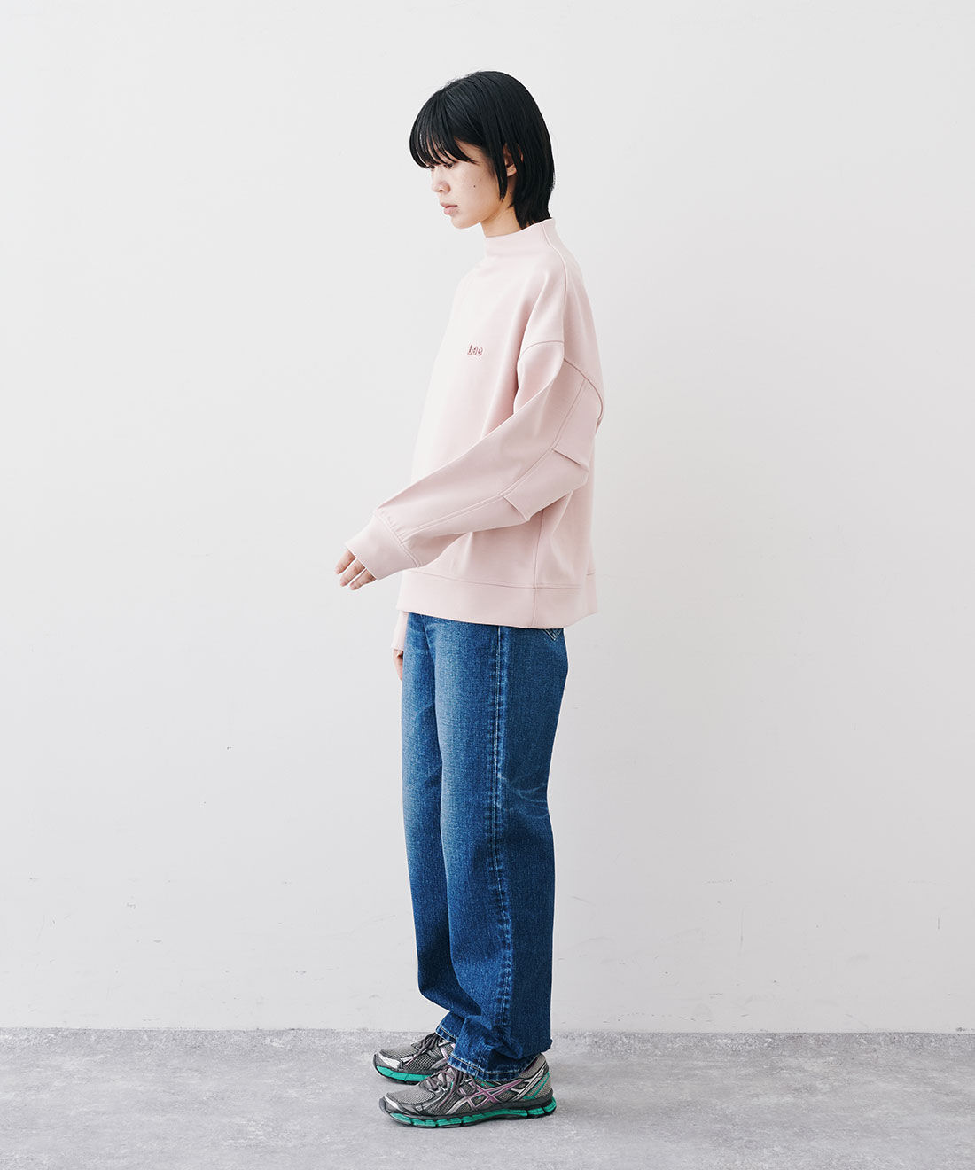 フェリシモファッションニュース|Lee　DOUBLE KNIT MOCK NECK BACK-ZIP【WEB LIMITED ITEMS】|モデル身長：163cm
