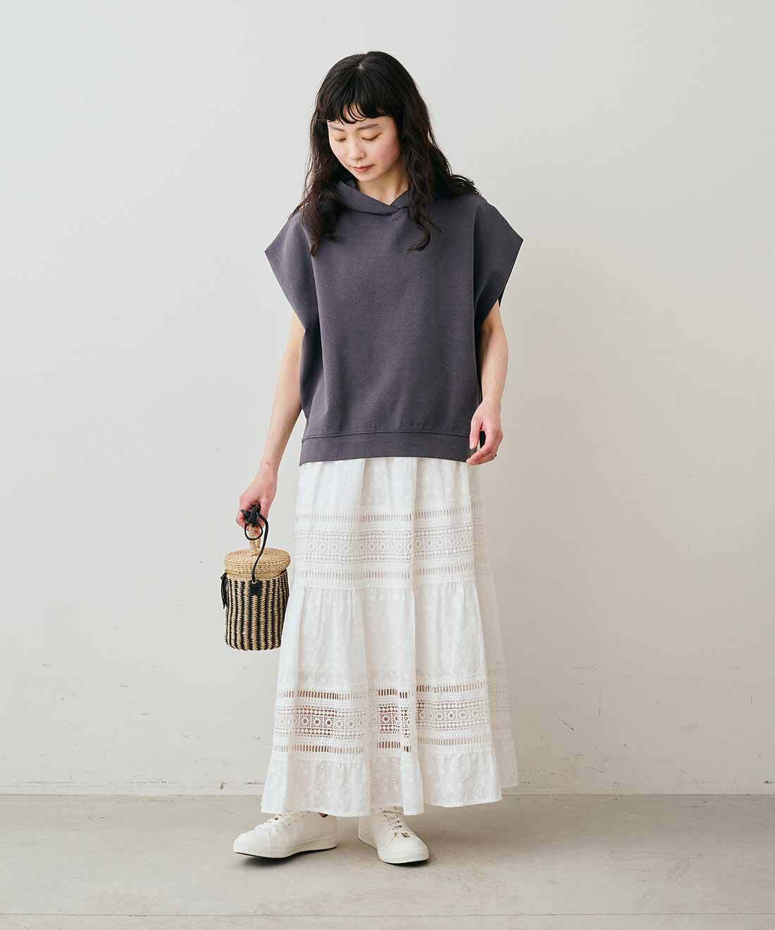 Live in  comfort|リブ イン コンフォート くぼっち★とコラボ 伸びやか＆ハリ感素材でらくちんなのにきれい見えする フードトップス＆パンツセット〈チャコールグレー〉