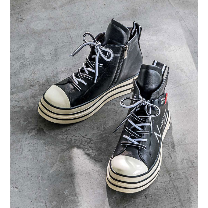 
黒ハイカットsneakers
